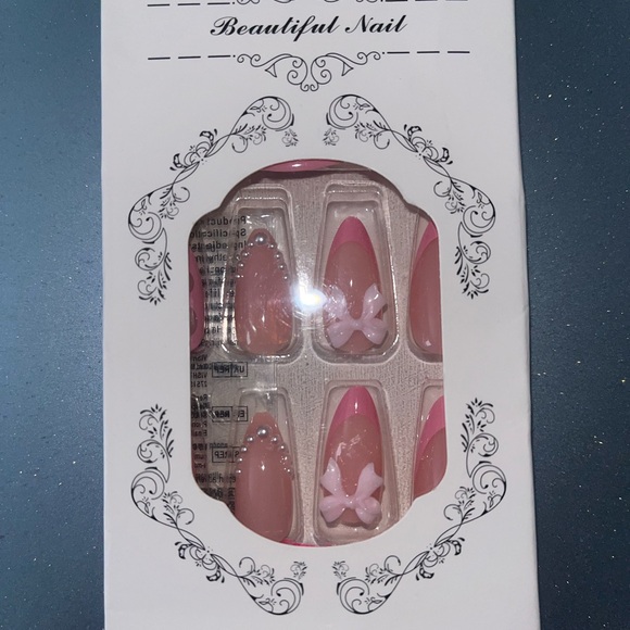 Girly Pink Coquette Nails NWT - Picture 4 of 4